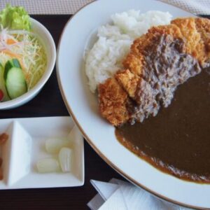 【トットリ7大カレー】鳥取ゴルフ倶楽部にある「天然美景ビュースカイラウンジ」の蔵出しカレーが絶品だった