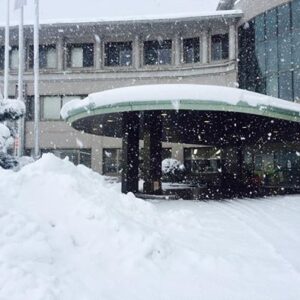 【5年ぶりの大雪】鳥取県内で大雪警報発令！朝起きたら雪国になってた件。