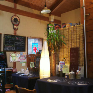 ［カフェプティメゾン ひとつ屋根の下］鳥取産野菜満載！洋食とパフェのカフェレストラン