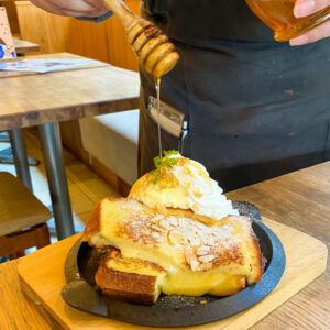 ［Non Cafe］大山の希少な「幻のハチミツ」がけチーズフレンチトースト-米子市
