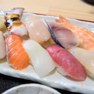 ［寿司・創作dining 魚魚（とと）］こだわりの鮮魚が食べられるお寿司屋さん！ランチもあり – 八頭町