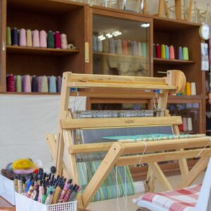 [アート工房 ちいさいたね] 自由に織る楽しさに没頭。さをり織り体験レポート ｜湯梨浜町
