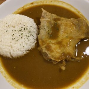 ［cafeスマイル工場 ］移転オープン！昼はスパイスカレー、夜は創作バル｜鳥取市